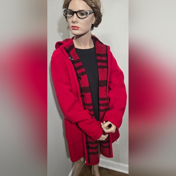 Red/Black Reversible Plaid Fleece Coat For Women.  VERY WARM. NEVER WORN. NWOT. - Picture 4 of 6